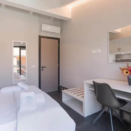 Al Bistrot Dei Vinai Holiday House * 因佩里亚